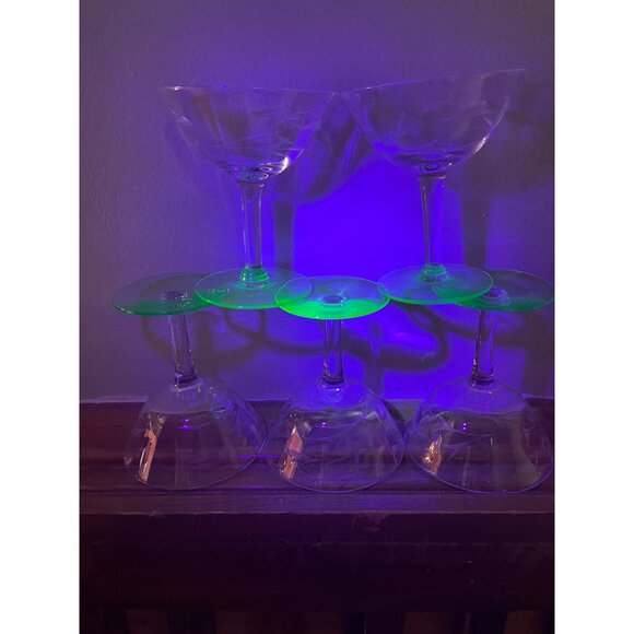 Vintage 1930s Set 5 Etched Stemware Glasses Uranium Base - Picture 13 of 16